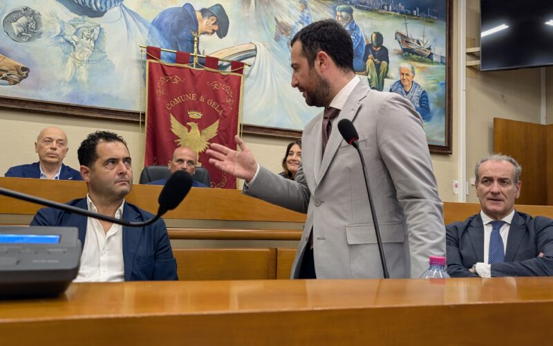 “Da oggi i rapporti cambiano con tutti”, Di Stefano apre al rimpasto? Pesano i casi Fava e Mpa
