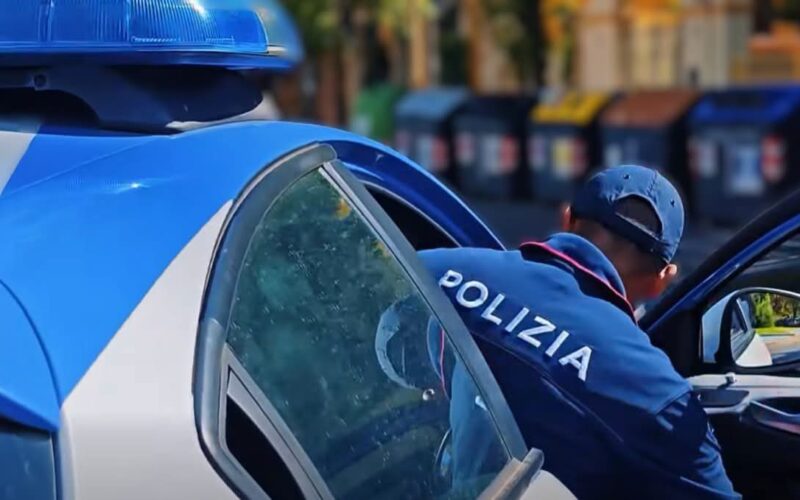 Volto ferito e naso sanguinante: arrestato 35enne per maltrattamenti e lesioni alla compagna